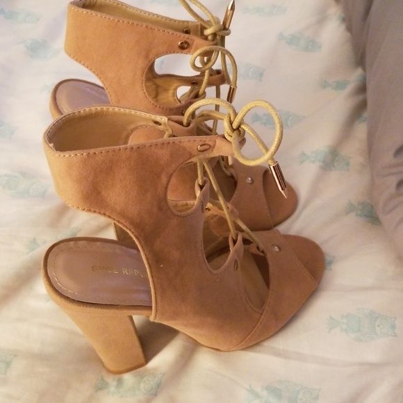 Shoes - Beautiful camel shoes🛍